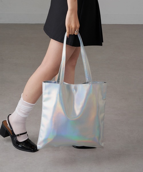 MAGASIN DE MODE Onjna(マガジンデモードオンジェナ )の「【MAGASIN DE MODE Onjna】メタリックA4フラットトート SNBD ※(トートバッグ・レディース・グレー/シルバー/ブラック/ホワイト・FREE)」の14枚目の写真