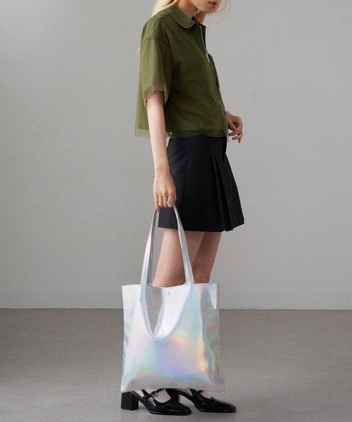 MAGASIN DE MODE Onjna(マガジンデモードオンジェナ )の「【MAGASIN DE MODE Onjna】メタリックA4フラットトート SNBD ※(トートバッグ・レディース・グレー/シルバー/ブラック/ホワイト・FREE)」の17枚目の写真