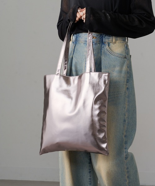 MAGASIN DE MODE Onjna(マガジンデモードオンジェナ )の「【MAGASIN DE MODE Onjna】メタリックA4フラットトート SNBD ※(トートバッグ・レディース・グレー/シルバー/ブラック/ホワイト・FREE)」の21枚目の写真