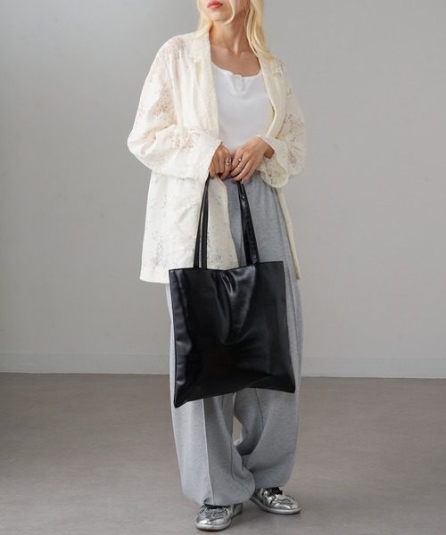 MAGASIN DE MODE Onjna(マガジンデモードオンジェナ )の「【MAGASIN DE MODE Onjna】メタリックA4フラットトート SNBD ※(トートバッグ・レディース・グレー/シルバー/ブラック/ホワイト・FREE)」の10枚目の写真