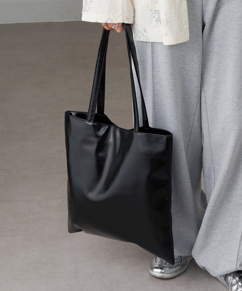 MAGASIN DE MODE Onjna(マガジンデモードオンジェナ )の「【MAGASIN DE MODE Onjna】メタリックA4フラットトート SNBD ※(トートバッグ・レディース・グレー/シルバー/ブラック/ホワイト・FREE)」の6枚目の写真