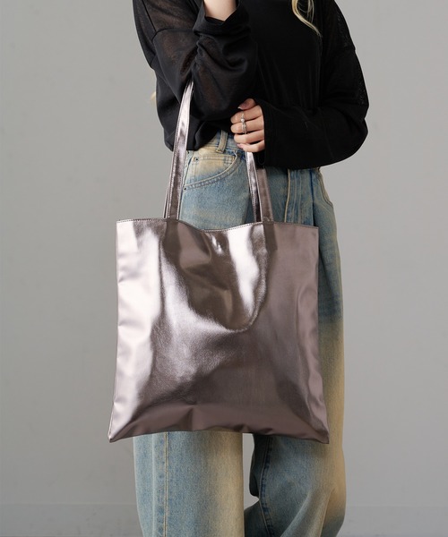 MAGASIN DE MODE Onjna(マガジンデモードオンジェナ )の「【MAGASIN DE MODE Onjna】メタリックA4フラットトート SNBD ※(トートバッグ・レディース・グレー/シルバー/ブラック/ホワイト・FREE)」の19枚目の写真