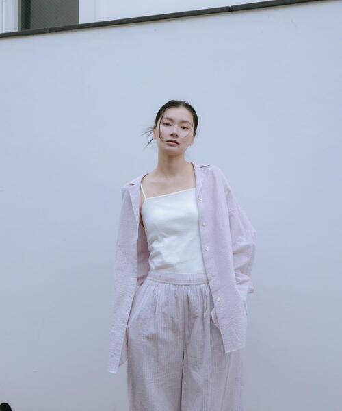 URBAN RESEARCH（アーバンリサーチ）の「new basic　インドコットンサッカーストライプシャツ（シャツ/ブラウス・レディース・ライトベージュ/レッド・FREE）」の2枚目の写真