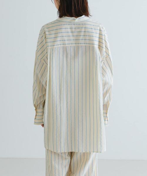 URBAN RESEARCH（アーバンリサーチ）の「new basic　インドコットンサッカーストライプシャツ（シャツ/ブラウス・レディース・ライトベージュ/レッド・FREE）」の3枚目の写真