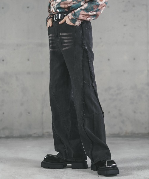 Shoowtime(ショウタイム)の「Side fringe design vintage wash denim pants / サイドフリンジデザインビンテージウォッシュデニムパンツ(デニムパンツ・メンズ・ブラック系/ブルー系・X-LARGE/LARGE/MEDIUM)」の1枚目の写真