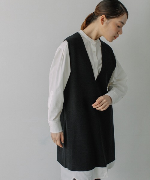 Liyoca（リヨカ）の「ミラノリブVネックニットチュニック（ベスト・レディース・グレー/ブラック・FREE）」の5枚目の写真