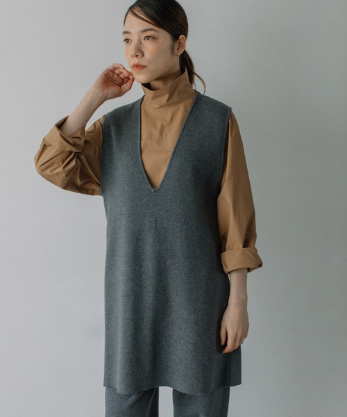 Liyoca（リヨカ）の「ミラノリブVネックニットチュニック（ベスト・レディース・グレー/ブラック・FREE）」の17枚目の写真