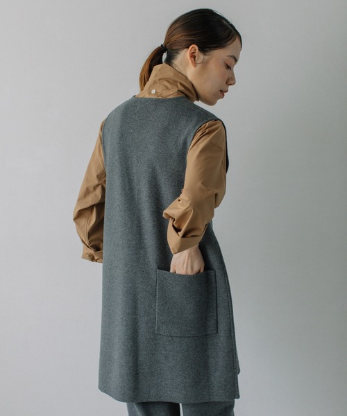 Liyoca（リヨカ）の「ミラノリブVネックニットチュニック（ベスト・レディース・グレー/ブラック・FREE）」の9枚目の写真