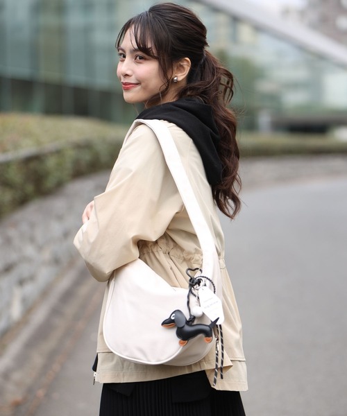 Ehre style(エーレスタイル)の「旅ショルダーバッグ ・肩こり無し・軽くて大容量・シンプルデザイン(ショルダーバッグ・レディース・ブラック/ホワイト・FREE)」の20枚目の写真