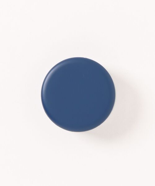 Hamee（ハミィ）の「Griptok グリップトック スマホグリップ (マカロン)（スマホグッズ・レディース・ネイビー/ミント/イエロー/パープル/レッド/ピンク/ネイビー系2/ブラック系2/イエロー系2/ブルー系2/パープル系2/ブルー/ライトグリーン系2/ブラック/レッド系2/ピンク系2・FREE）」の5枚目の写真