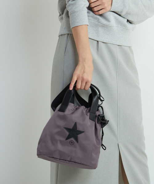 CONVERSE TOKYO(コンバーストウキョウ)の「SATIN BALLOON SHOULDER BAG(ショルダーバッグ・レディース・チャコールグレー/ブラック/ホワイト・FREE)」の3枚目の写真