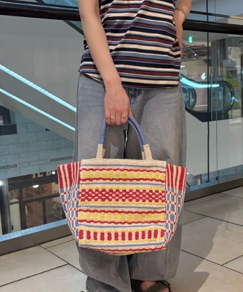 Ray BEAMS（レイビームス）の「【別注】Lilas Campbell / ジャカード トートバッグ（かごバッグ・レディース・ライトブルー/イエロー・ONE SIZE）」の4枚目の写真