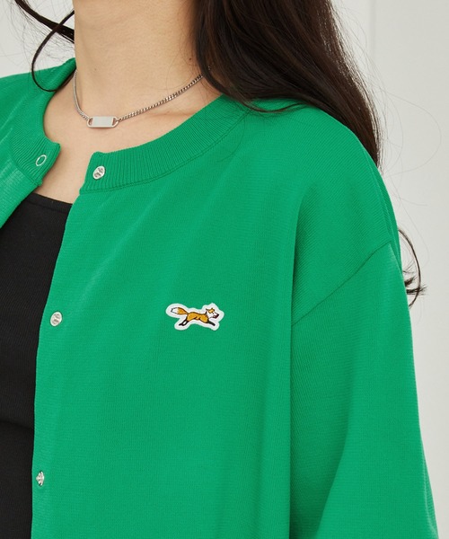 PENNEYS（ぺニーズ）の「PENNEYS/ペニーズ 別注 THE FOX ロゴ ワンポイントワッペン刺繍 ニットショート半袖カーディガン（カーディガン/ボレロ・レディース・グリーン/レッド/アイボリー/ブラック/サックスブルー/グレー・FREE）」の14枚目の写真