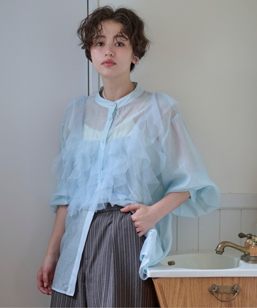 loin nuit（ロワンニュイ）の「tulle bustier design sheer shirt / チュールビスチェデザインシアーシャツ（シャツ/ブラウス・レディース・アイボリー/ブルー・FREE）」の7枚目の写真