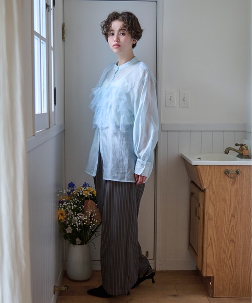 loin nuit（ロワンニュイ）の「tulle bustier design sheer shirt / チュールビスチェデザインシアーシャツ（シャツ/ブラウス・レディース・アイボリー/ブルー・FREE）」の10枚目の写真