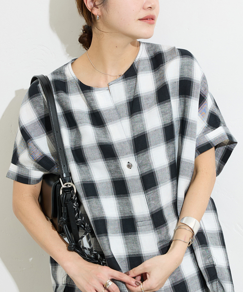 JOURNAL STANDARD（ジャーナルスタンダード）の「《追加2》【洗える】レーヨン麻ノーカラーブラウス（シャツ/ブラウス・レディース・ブラック系その他/ブルー/ブラック/ホワイト/ブラックミックス・FREE）」の2枚目の写真