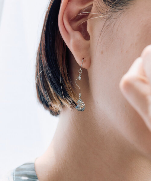 ear PAPILLONNER(イアパピヨネ)の「インクルージョンピアス(ピアス(両耳用)・レディース・シルバー/ゴールド・FREE)」の5枚目の写真
