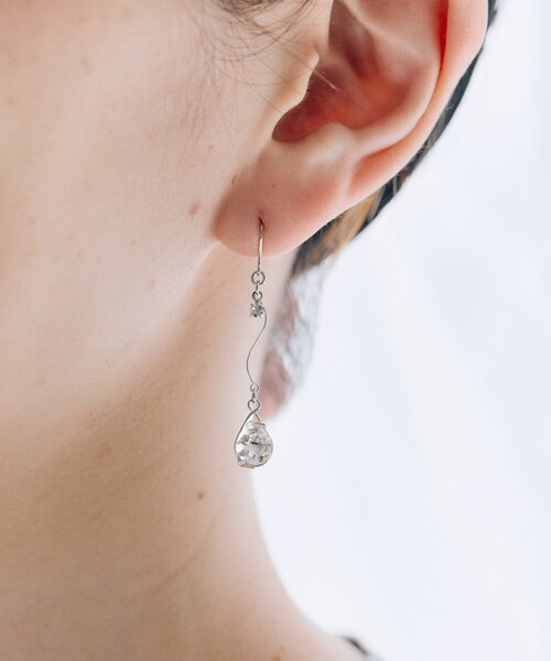 ear PAPILLONNER(イアパピヨネ)の「インクルージョンピアス(ピアス(両耳用)・レディース・シルバー/ゴールド・FREE)」の8枚目の写真