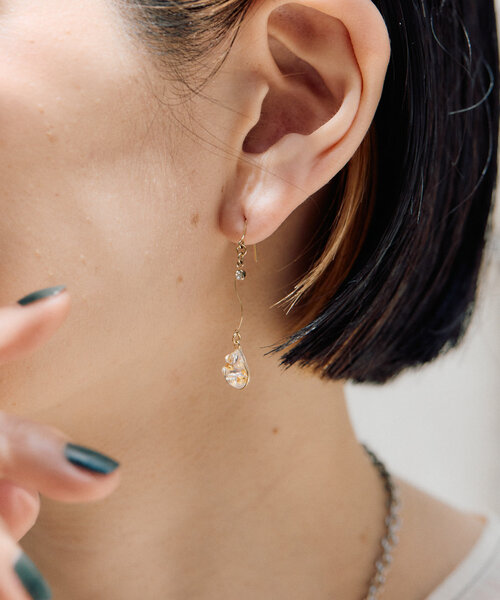 ear PAPILLONNER(イアパピヨネ)の「インクルージョンピアス(ピアス(両耳用)・レディース・シルバー/ゴールド・FREE)」の15枚目の写真