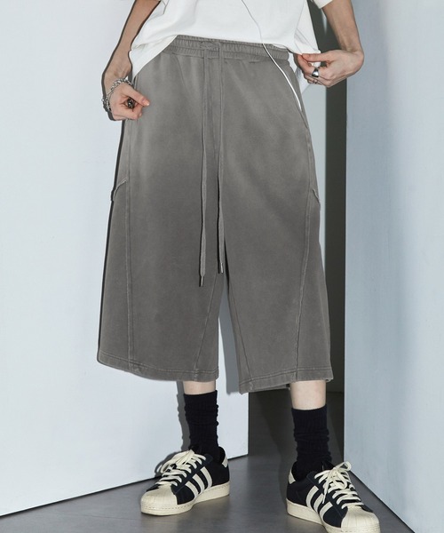 SWAGVIBE(スワッグバイブ)の「【SWAGVIBE】Faded Gradation Sweat Shorts(スウェットパンツ・メンズ・グレー/ブラック/ダークブラウン・S/M/L)」の3枚目の写真