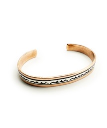 Indian Jewelry（インディアンジュエリー）の「THEATER シアター ”ナバホ”ネイティブデザインシルバー＆コッパーバングル Made in USA（バングル/リストバンド）」