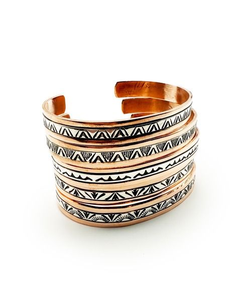 Indian Jewelry（インディアンジュエリー）の「THEATER シアター ”ナバホ”ネイティブデザインシルバー＆コッパーバングル Made in USA（バングル/リストバンド・メンズ・その他1/その他4/その他5/その他3/その他2・FREE）」の16枚目の写真