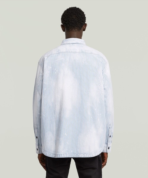 G-STAR（ジースター）の「OVERSIZED 1-PKT OVERSHIRT/1ポケットオーバーサイズブリーチストライプデニムシャツジャケット（シャツ/ブラウス・メンズ・ライトインディゴブルー・SMALL/X-LARGE/X-SMALL/LARGE/MEDIUM）」の2枚目の写真