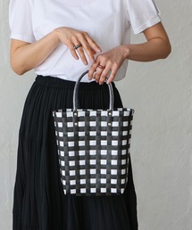 VitaFelice（ヴィータフェリーチェ）の「スクエアメルカドミニバッグ チェック かごバッグ マルシェバッグ（ハンドバッグ）」