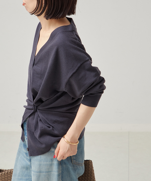 journal standard L'essage(ジャーナルスタンダードレサージュ)の「Washable/victriaデザインカーディガン(カーディガン/ボレロ・レディース・チャコールグレー/ベージュ/ネイビー・FREE)」の13枚目の写真