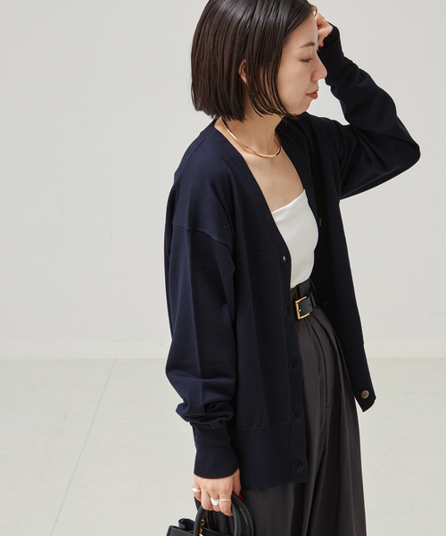 journal standard L'essage(ジャーナルスタンダードレサージュ)の「Washable/victriaデザインカーディガン(カーディガン/ボレロ・レディース・チャコールグレー/ベージュ/ネイビー・FREE)」の4枚目の写真