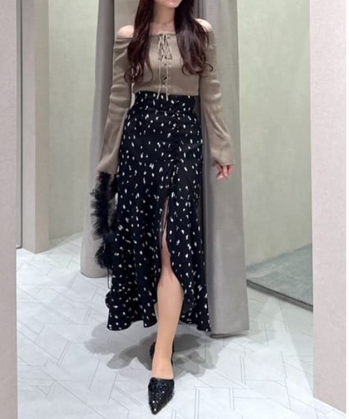 rienda（リエンダ）の「レースアップマーメイドスコートショートパンツ　夏服（スカート・レディース・ブラック/ホワイト・SMALL/MEDIUM）」の4枚目の写真