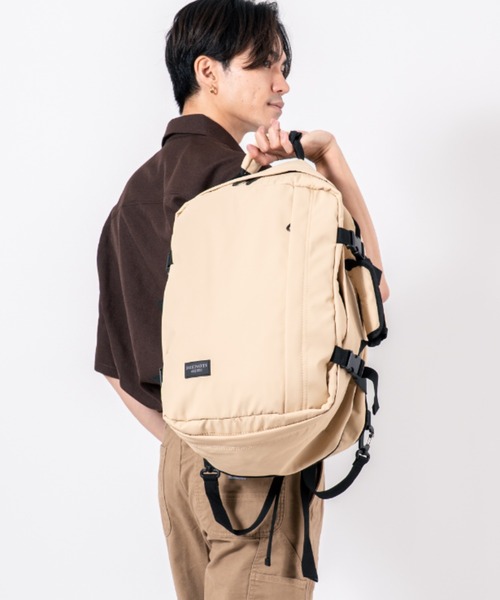 Rivel(リヴェル)の「【BIENOTI】トラベルバッグ バックパック 2WAY 24L(バックパック/リュック・メンズ・クリーム/レッド/オレンジ/イエロー/カーキ/ブラック・FREE)」の3枚目の写真