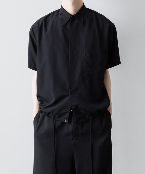ato(アトウ)の「OVERSIZED DRAW CORD SHIRTS(シャツ/ブラウス・メンズ・ホワイト/ブラック・44/46/48)」の1枚目の写真