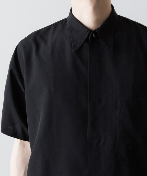 ato(アトウ)の「OVERSIZED DRAW CORD SHIRTS(シャツ/ブラウス・メンズ・ホワイト/ブラック・44/46/48)」の7枚目の写真