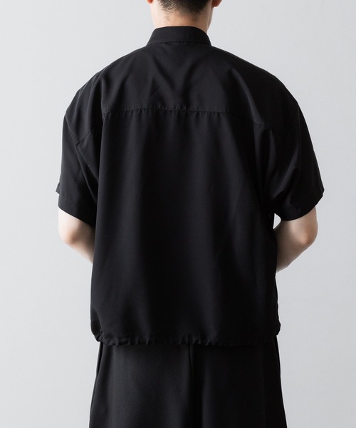 ato(アトウ)の「OVERSIZED DRAW CORD SHIRTS(シャツ/ブラウス・メンズ・ホワイト/ブラック・44/46/48)」の6枚目の写真