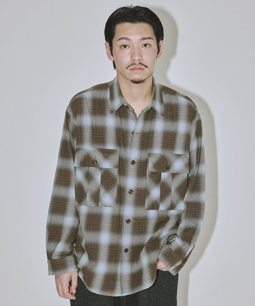 JOURNAL STANDARD J.S HOMESTEAD（ジャーナルスタンダードホームステッド）の「J.S.Homestead / インディゴ チェック ミリタリー シャツ（シャツ/ブラウス・メンズ・コバルトブルー/ブラック/ブラウン系その他/チャコールグレー・MEDIUM/LARGE）」の5枚目の写真