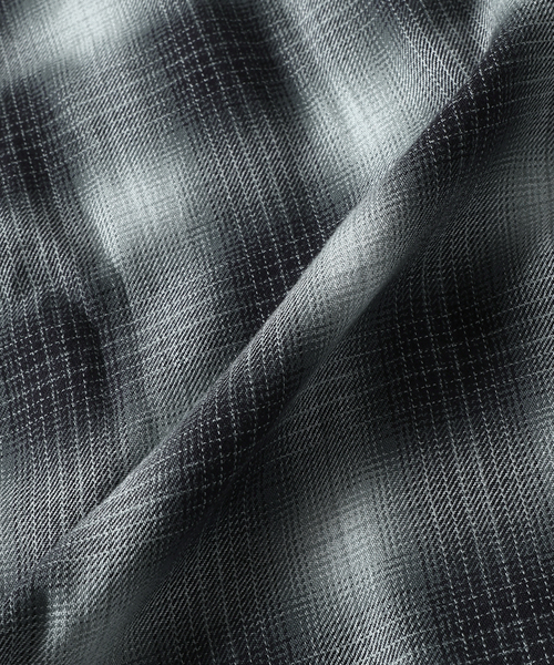 JOURNAL STANDARD J.S HOMESTEAD（ジャーナルスタンダードホームステッド）の「J.S.Homestead / インディゴ チェック ミリタリー シャツ（シャツ/ブラウス・メンズ・コバルトブルー/ブラック/ブラウン系その他/チャコールグレー・MEDIUM/LARGE）」の13枚目の写真