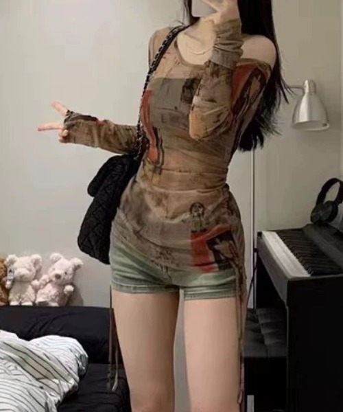 CELENA BEATS(セレナビーツ)の「Y2K風 プリント シアー メッシュ カットソー(Tシャツ/カットソー・レディース・ベージュ・S/L/M)」の8枚目の写真