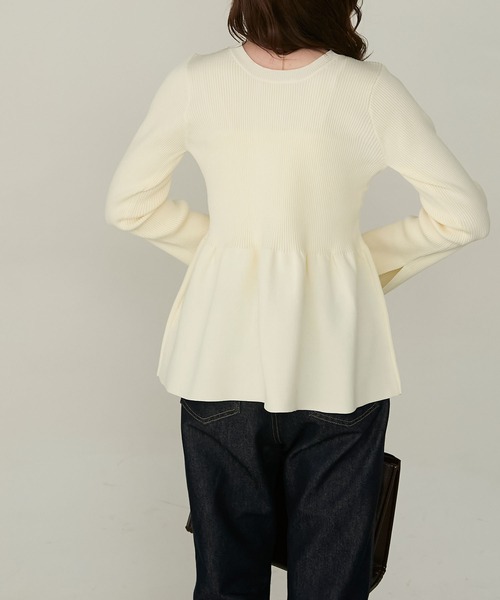 Cherir Mignon(シェリルミニョン)の「【Cherir Mignon】- Silhouette Couture -2wayゴールドボタンペプラムニットカーディガン(カーディガン/ボレロ・レディース・チャコールグレー/アイボリー/ブラック/ピンクベージュ・FREE)」の8枚目の写真