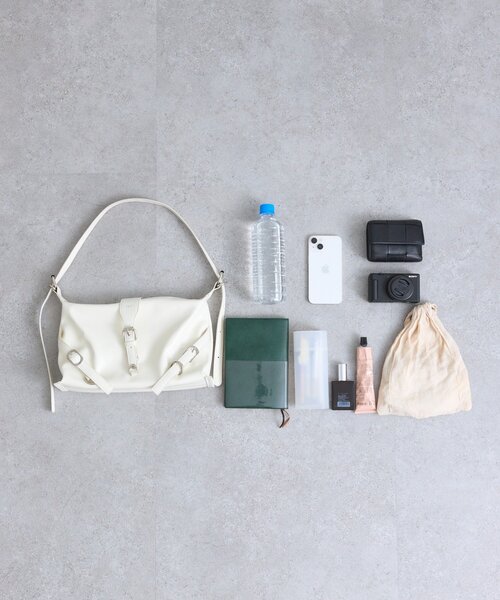 mystic（ミスティック）の「loti ベルトデザインショルダー（ショルダーバッグ・レディース・アイボリー/ブラック・ONE SIZE）」の10枚目の写真