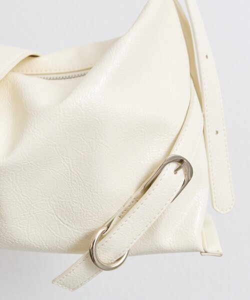 mystic（ミスティック）の「loti ベルトデザインショルダー（ショルダーバッグ・レディース・アイボリー/ブラック・ONE SIZE）」の15枚目の写真