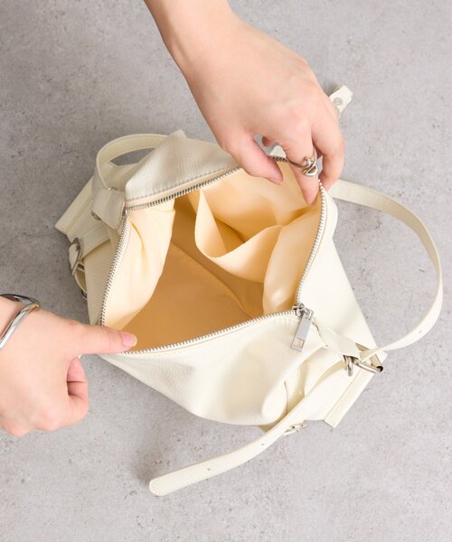 mystic（ミスティック）の「loti ベルトデザインショルダー（ショルダーバッグ・レディース・アイボリー/ブラック・ONE SIZE）」の17枚目の写真