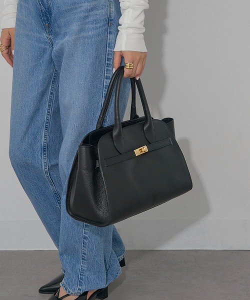 【未使用】AULENTTI カウレザー金具ベルトショルダーバッグ DOLLARO 未使用】AULENTTI カウレザー金具ベルトショルダーバッグ DOLLARO