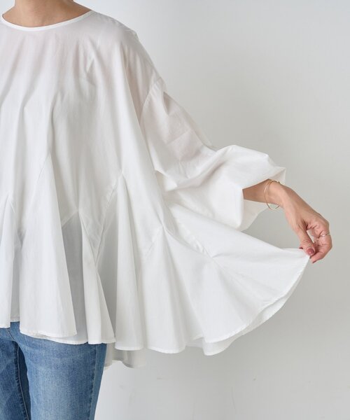 BEARDSLEY フリルブラウス ホワイト BEARDSLEY（ビアズリー） ブラウス シャツ フリルカフス後ろドレープT