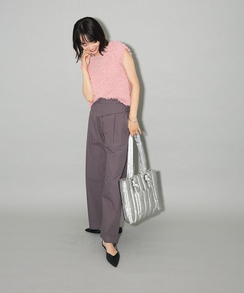 Green Parks(グリーンパークス)の「・furry rate シャイニーキルティングバッグ(ショルダーバッグ・レディース・ブラック/シルバー・FREE)」の4枚目の写真