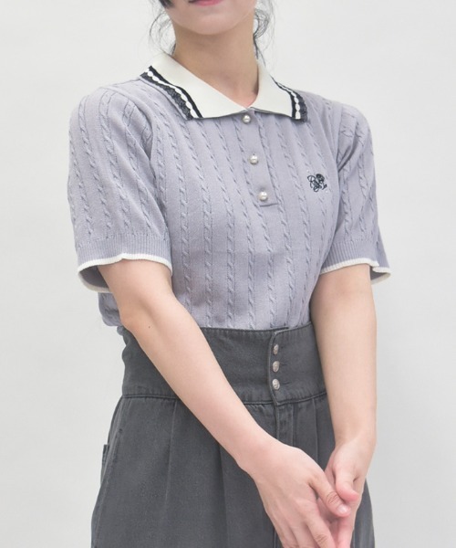 axes femme(アクシーズファム)の「刺繍入り配色襟ニットポロ(ニット/セーター・レディース・ネイビー/グレー/ピンク・FREE)」の2枚目の写真