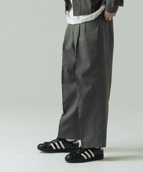 SLICK(スリック)の「【SLICK/スリック】Tech Twill Two Tuck Slacks/テックツイルツータックワイドスラックス / クラシック/セットアップ(スラックス・メンズ・ブラック/ブラウン/スミクロ/アイボリー/グレー/ベージュ・1/2/3)」の5枚目の写真