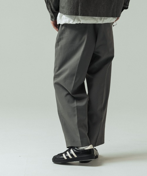 SLICK(スリック)の「【SLICK/スリック】Tech Twill Two Tuck Slacks/テックツイルツータックワイドスラックス / クラシック/セットアップ(スラックス・メンズ・ブラック/ブラウン/スミクロ・1/2/3)」の22枚目の写真