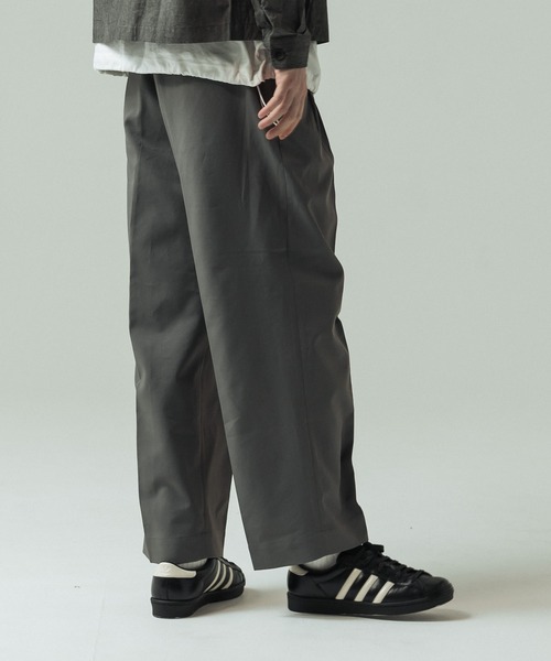 SLICK(スリック)の「【SLICK/スリック】Tech Twill Two Tuck Slacks/テックツイルツータックワイドスラックス / クラシック/セットアップ(スラックス・メンズ・ブラック/ブラウン/スミクロ/アイボリー/グレー/ベージュ・1/2/3)」の15枚目の写真