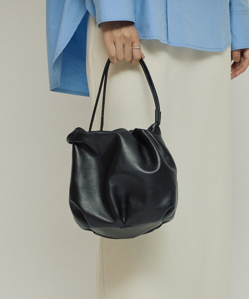 Firsthand（ファーストハンド）の「Firsthand/ファーストハンド レザー 3WAY キンチャクバッグ / 牛革 / 撥水レザー（ハンドバッグ・レディース・ブラック・ONE SIZE）」の5枚目の写真